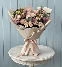 Букет цветов из:  Розы и Лизиантусы в Благоево