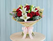 Букет цветов из:  Лилии и Розы в Благоево