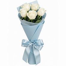 Букет 5 Белых роз Проуд в Благоево