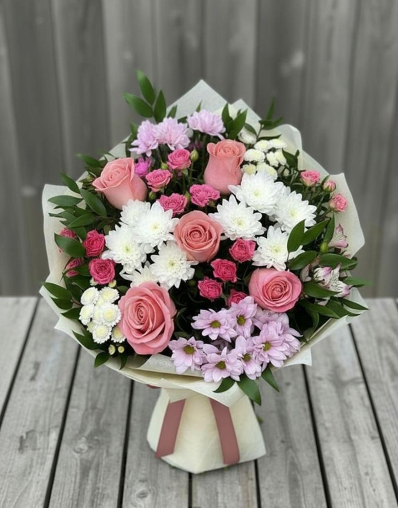 Букет цветов из: Альстромерии, Гвоздики, Розы и Хризантемы в Благоево