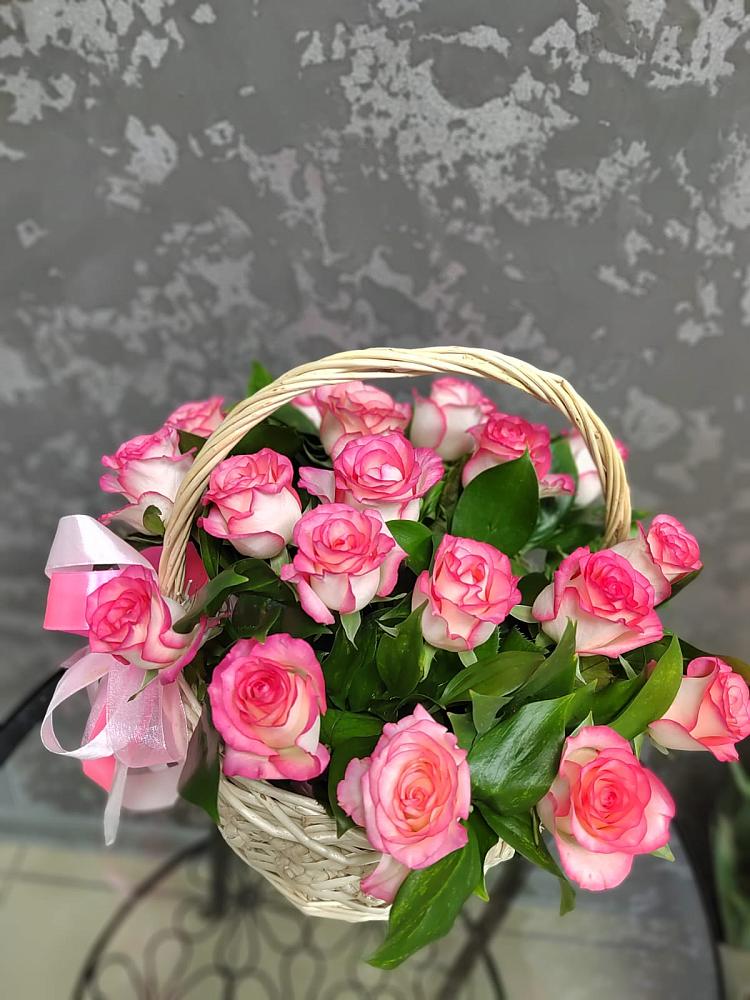 Цветочная композиция из Розы в корзине в Благоево