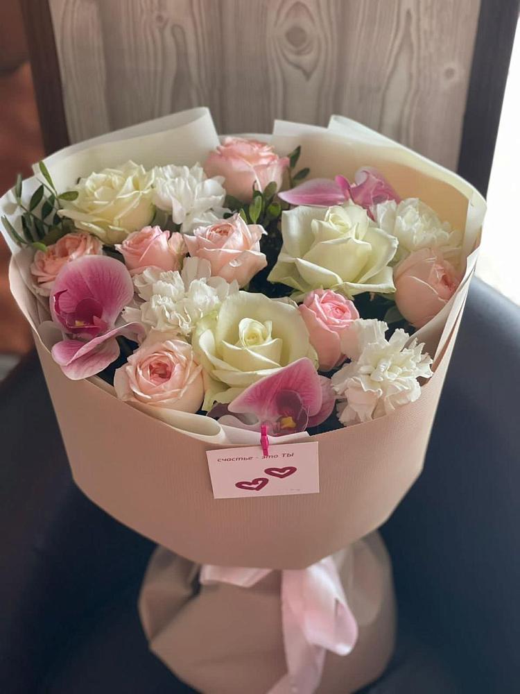 Букет цветов из: Орхидеи, Розы и Гвоздики в Благоево