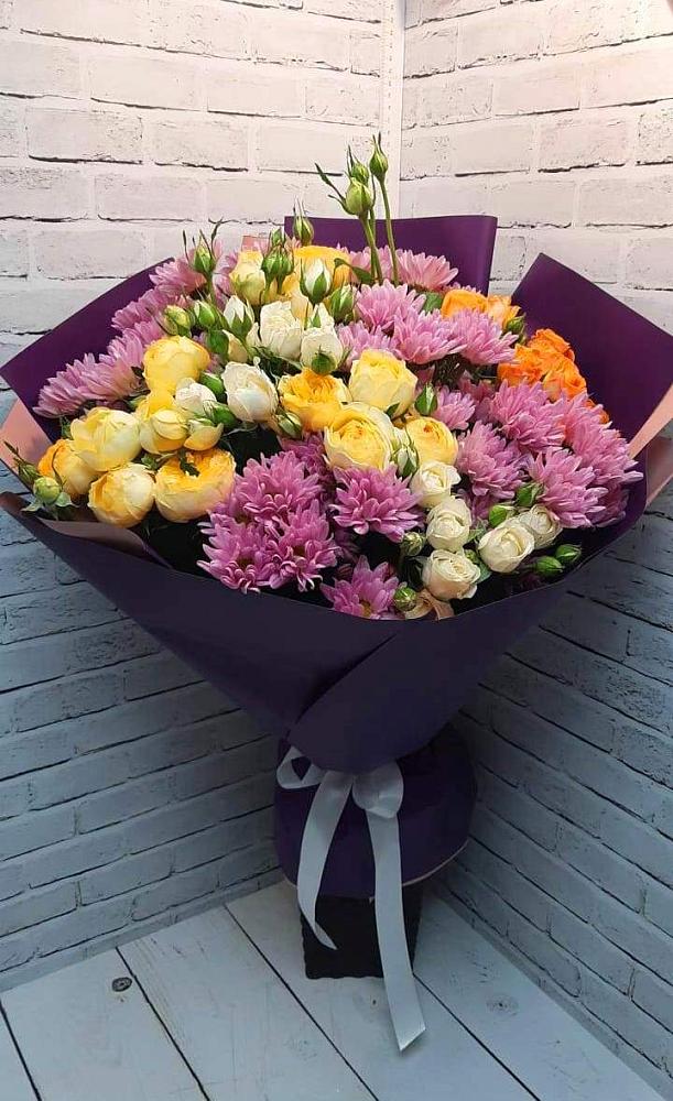 Букет цветов из: Хризантемы и Розы в Благоево