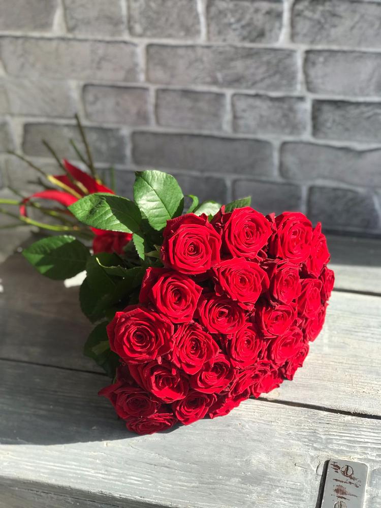 Букет Красные розы Фридом в Благоево