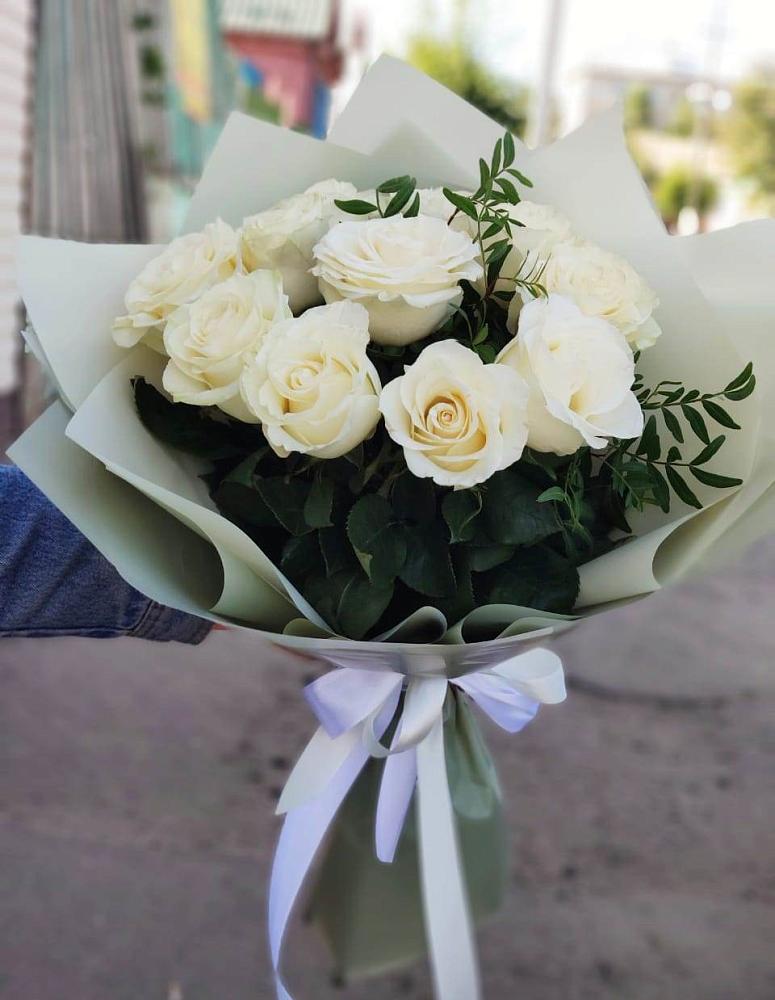 Букет Белые розы Проуд в Благоево