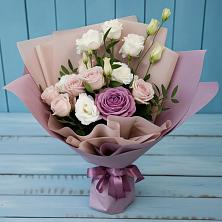 Букет цветов из:  Розы и Лизиантусы в Благоево