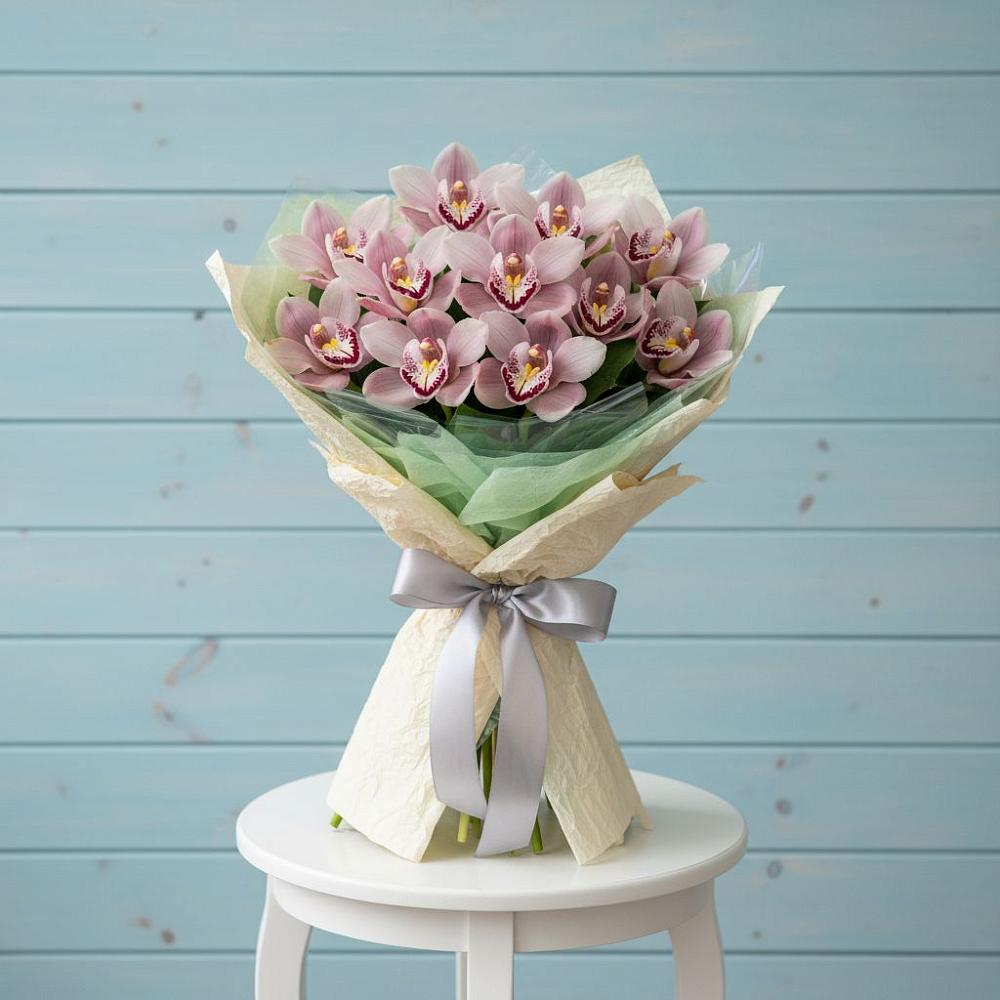 Букет цветов из: Орхидеи и Розы в Благоево