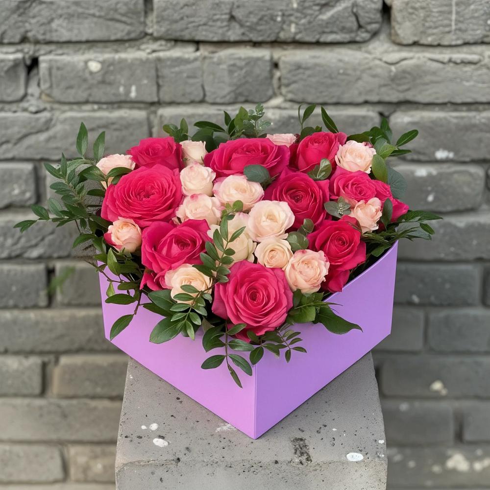 Цветочная композиция из Розы в коробке в Благоево