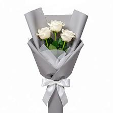 Букет 3 белые розы в Благоево