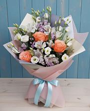 Букет цветов из:  Лизиантусы, Розы, Альстромерии и Гипсофила в Благоево