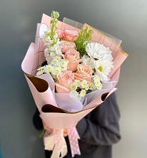 Букет цветов из:  Хризантемы и Розы в Благоево