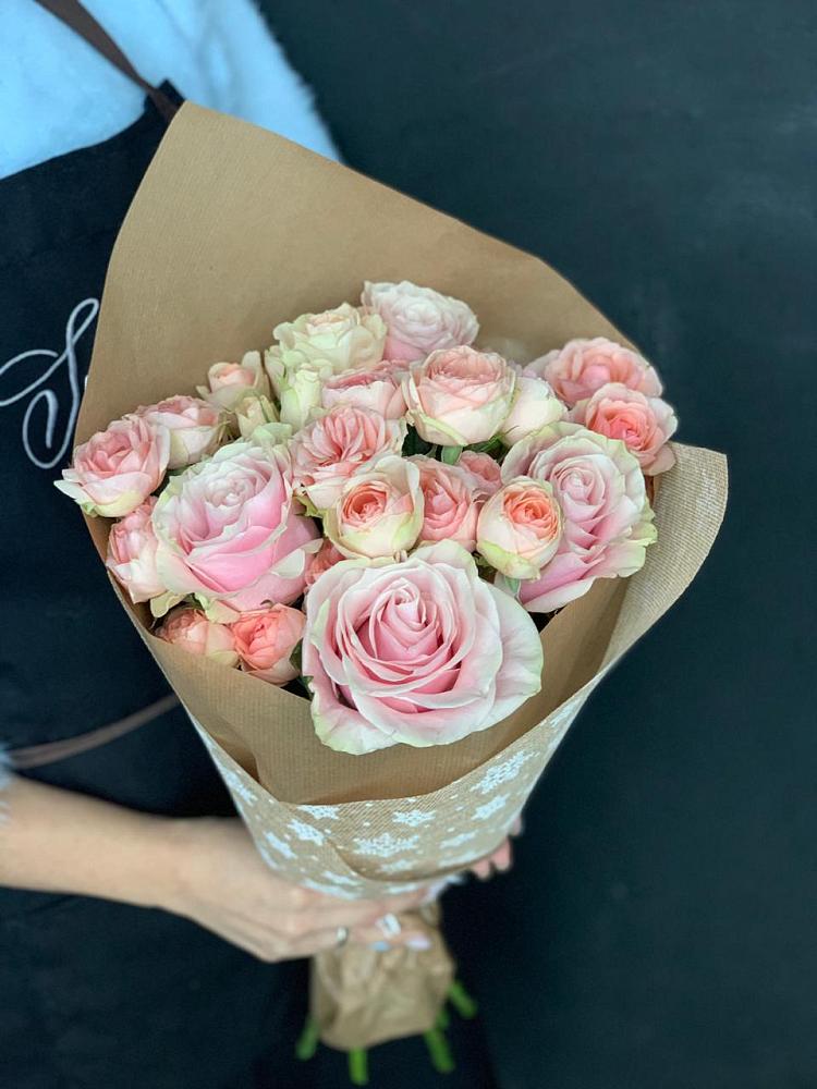 Букет цветов из: Хризантемы и Розы в Благоево