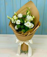 Букет цветов из:  Хризантемы и Лизиантусы в Благоево