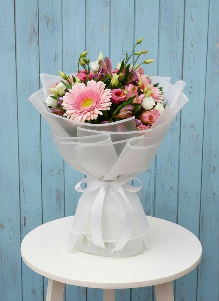 Букет цветов из: Герберы, Альстромерии и Лизиантусы в Благоево