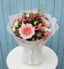 Букет цветов из:  Герберы, Альстромерии и Лизиантусы в Благоево