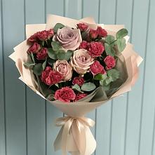 Букет цветов из:  Гвоздики и Розы в Благоево