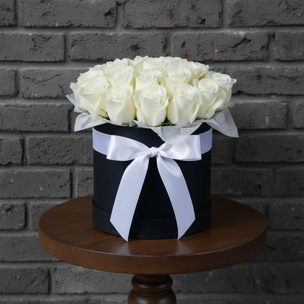 Цветочная композиция из Розы в шляпной коробке в Благоево