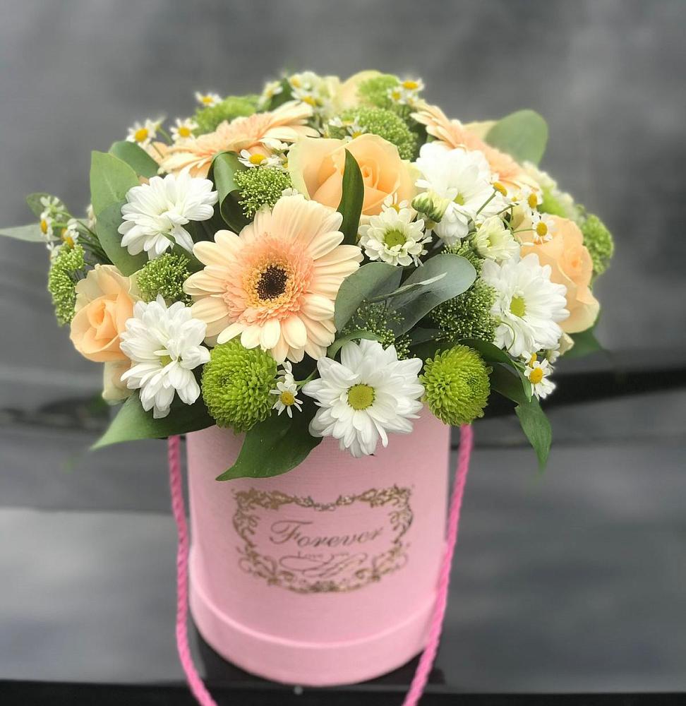 Цветочная композиция из Розы, Герберы и Хризантемы в шляпной коробке в Благоево