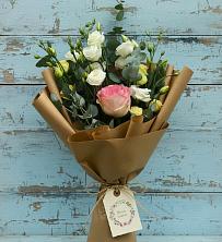 Букет цветов из:  Розы и Лизиантусы в Благоево